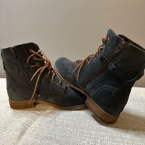 Josef Seibel Sienna 70 Navy Suede with Side Zipper Booties Size 37(US 6-6.5)